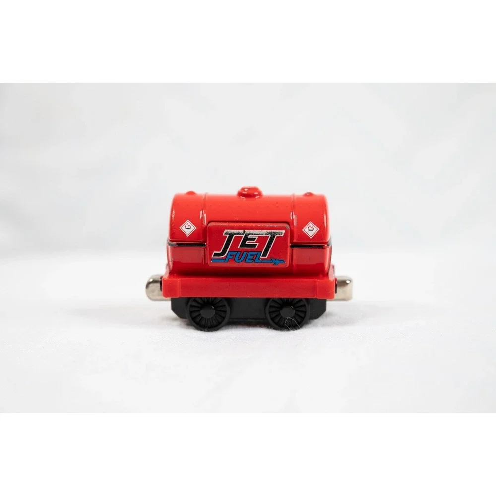 Thomas Take & Play Along Red Jet Fuel Tanker Ocsar‎ Train Car